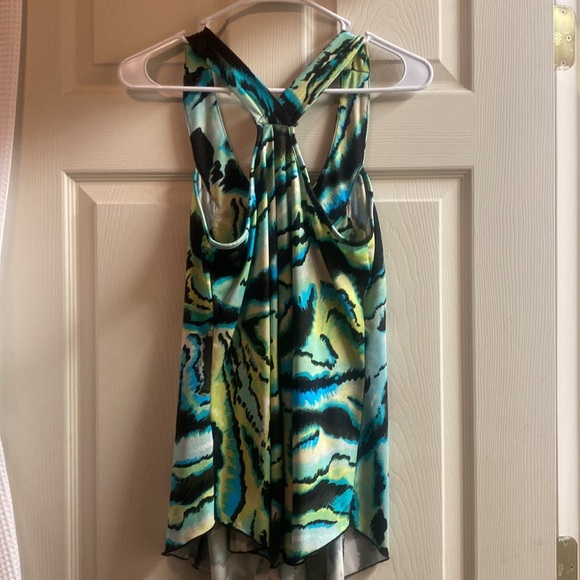 New Directions Petite Black Blue Yellow Green Wild Print Dressy Tank Top Size M - Picture 2 of 5